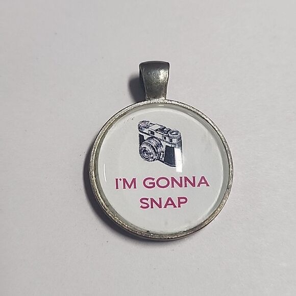 I'm Gonna Snap Photography Necklace Pendant Camera Rounded - Picture 1 of 4